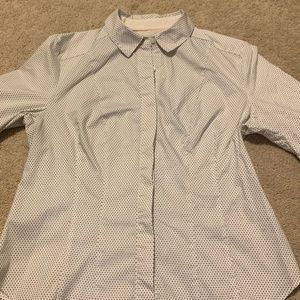 Petite Covington women size M button down. Excellent condition.